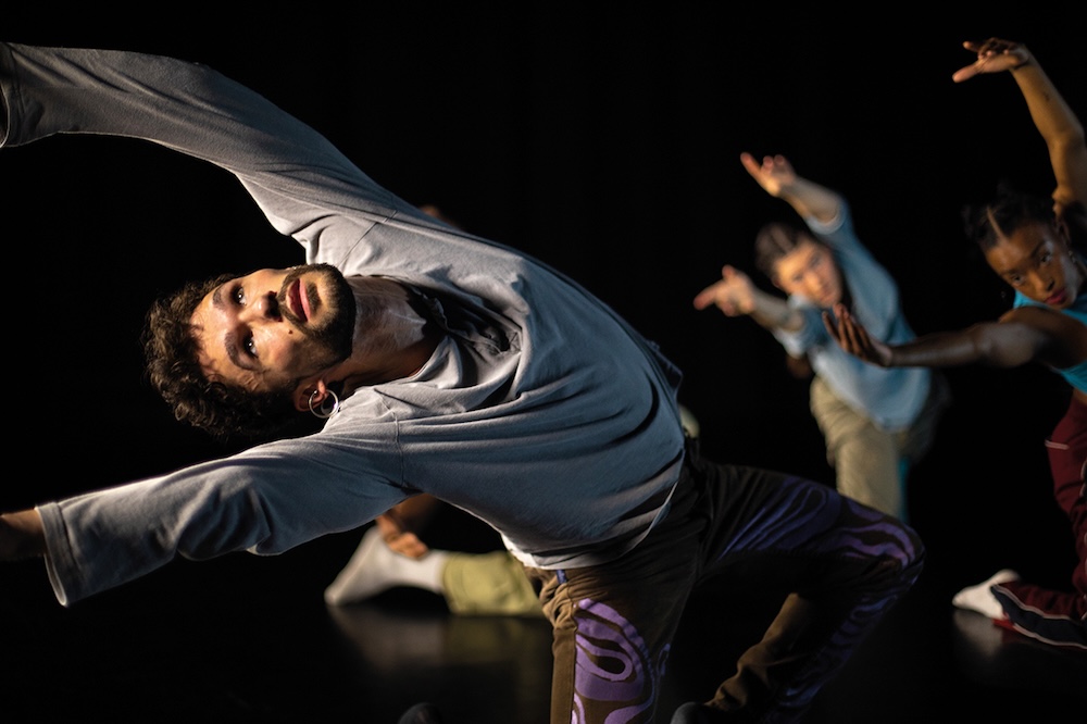 Klappeauf Karlsruhe - Artikel: Dunia Dance Theatre Bild - Dunia Dance Theatre