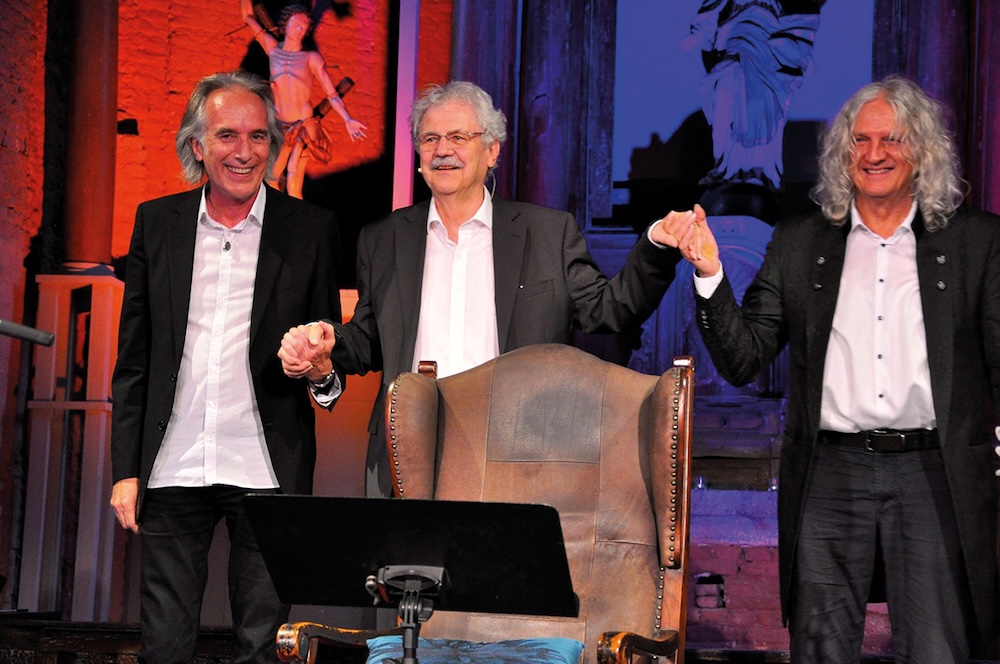 Klappeauf Karlsruhe - Artikel: „Das Schiefe Märchen-Trio“ Bild: „Das Schiefe Märchen-Trio“