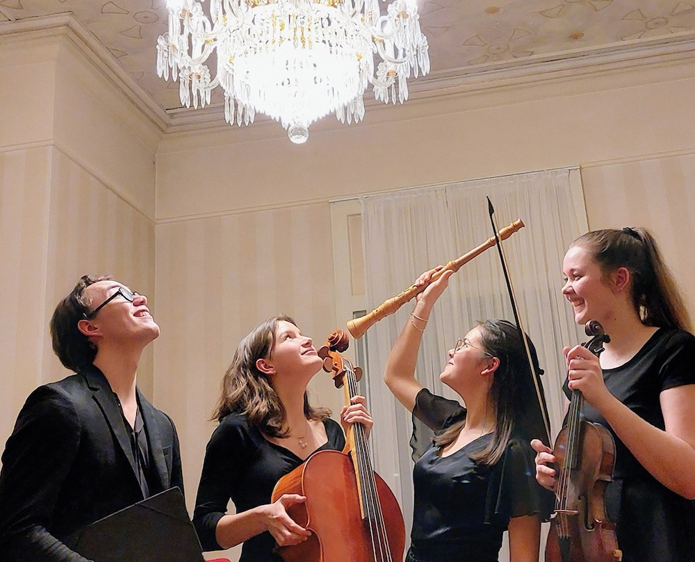 Klappeauf Karlsruhe - Artikel: Young Elites Bild: Young Elites