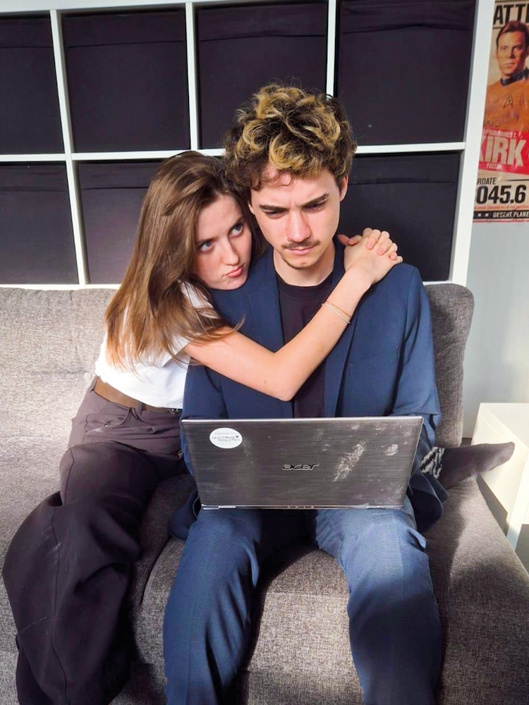 Bild: Barfuß im Park